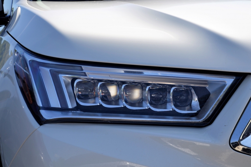 automobile-BRAS-min_acura-headlamp-2834131